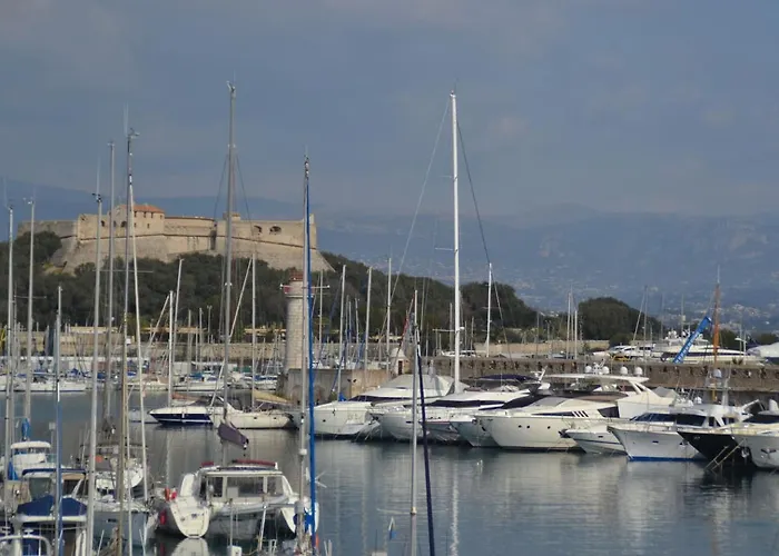 Antibes Vacances